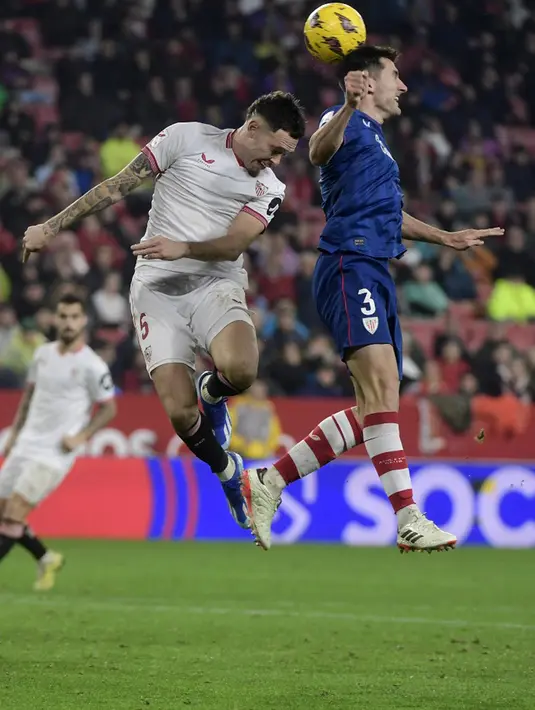 Kekalahan ini menjadi yang kedua dialami Sevilla secara beruntun. (CRISTINA QUICLER/AFP)