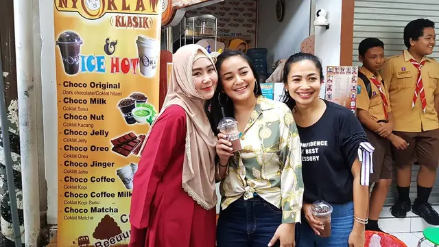Juwita Thofany Sanjaya, Feni Rose, dan Bu Dendy