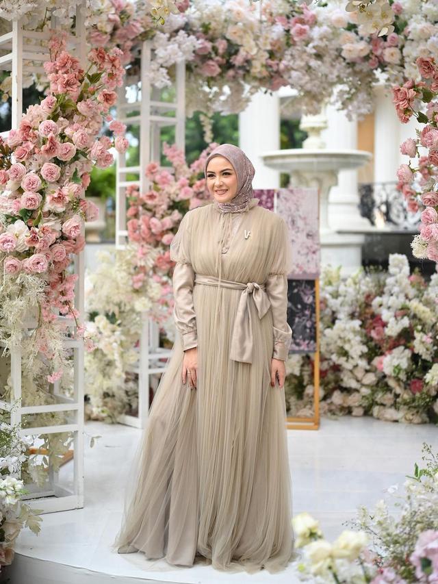 7 Gaya Hijab Revalina S Temat, Inspirasi untuk Idul Fitri