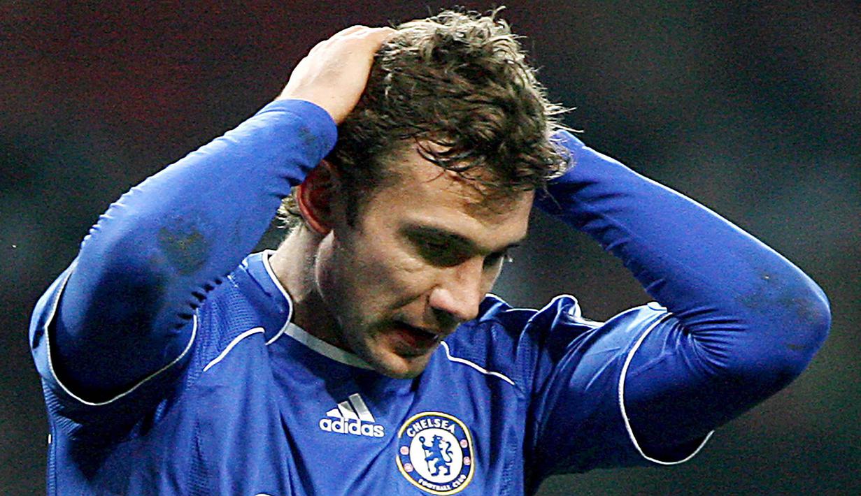 3. Andriy Shevchenko - Pria Ukraina ini berhasil meraih banyak gelar baik invidu maupun bersama klub saat berseragam AC Milan. Namun Penampilannya terpuruk saat pindah ke Chelsea pada tahun 2006. (EPA/Andy Rain)