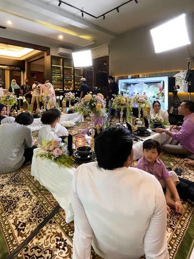 10 Momen Pengajian 4 Bulan Kehamilan Aurel Hermansyah, Penuh Haru Bahagia