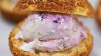 Es krim choux. (dok. screenshot video Vidio.com @Kokiku TV)