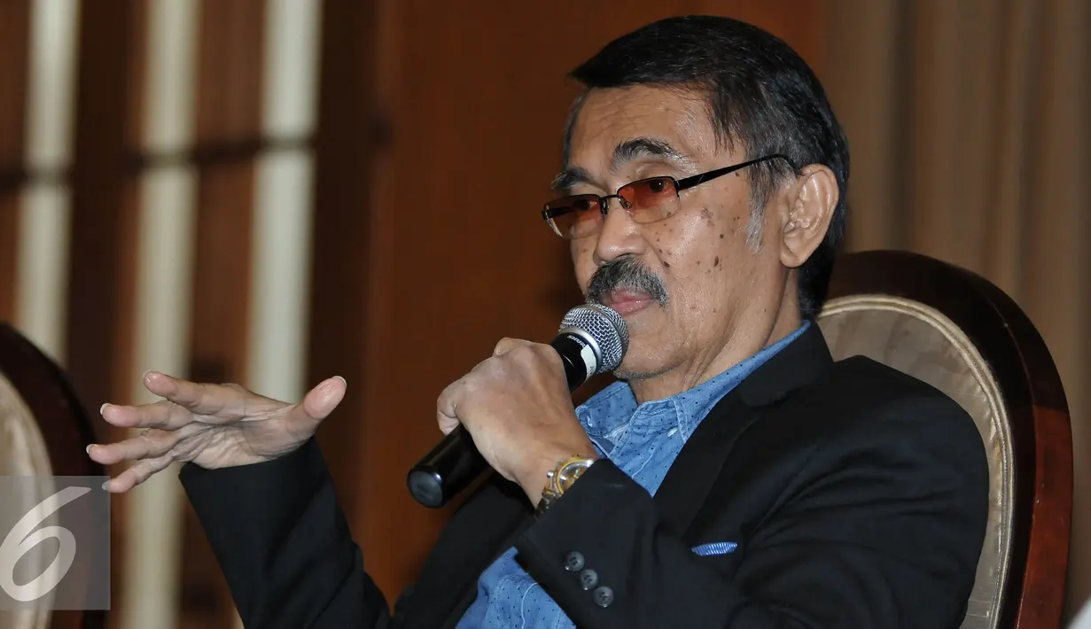 Guru Besar Kriminologi UI, Prof Ronny Rasman Nitibaskara mengaku geram kepada pengacara Jessica yang menyamakan metodenya sama seperti ilmu perdukunan, Jakarta, Selasa (20/9). (Liputan6.com/Johan Tallo) 