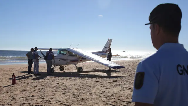 Pesawat Mendarat Darurat di Pantai Portugal