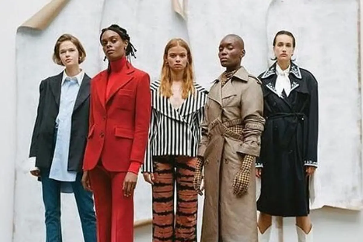 Inspirasi tren street style dari New York Fashion Week.