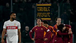 Momen AS Roma kalahkan Stuttgart di ajang Liga Europa. (Filippo MONTEFORTE / AFP)
