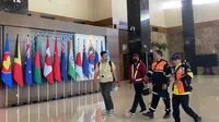 Menjelang perhelatan Konferensi Tingkat Tinggi (KTT) ASEAN ke-43 di Jakarta, sebanyak 9 negara peserta telah tiba di Bandara Soekarno-Hatta, Tangerang, Senin (4/9/2023). (Liputan6.com/Pramita Tristiawati)