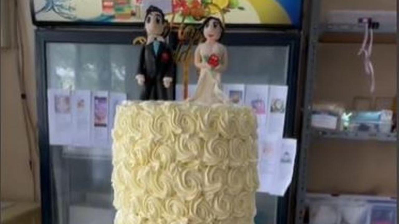 Akun Medsos Toko Roti Ungkap Cara Pembuatan Kue Pengantin Bertingkat