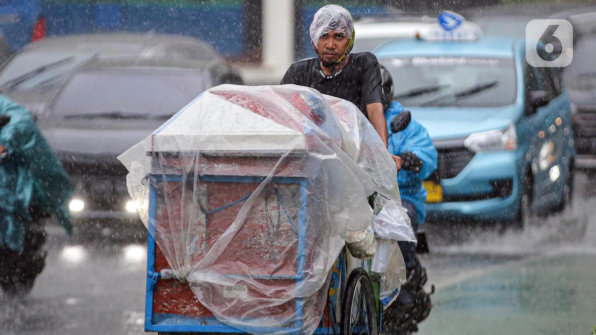 Warga Berpenghasilan Rendah Jakarta Diminta Tak Dibebani Pajak Baru