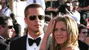 Justin Theroux kabarnya tak pernah melarang Jennifer Aniston kembali berhubungan baik dengan Brad Pitt. Pasalnya ia memahami bahwa hubungan yang terjalin di antara mereka hanya sebatas teman dekat. (AFP/Bintang.com)