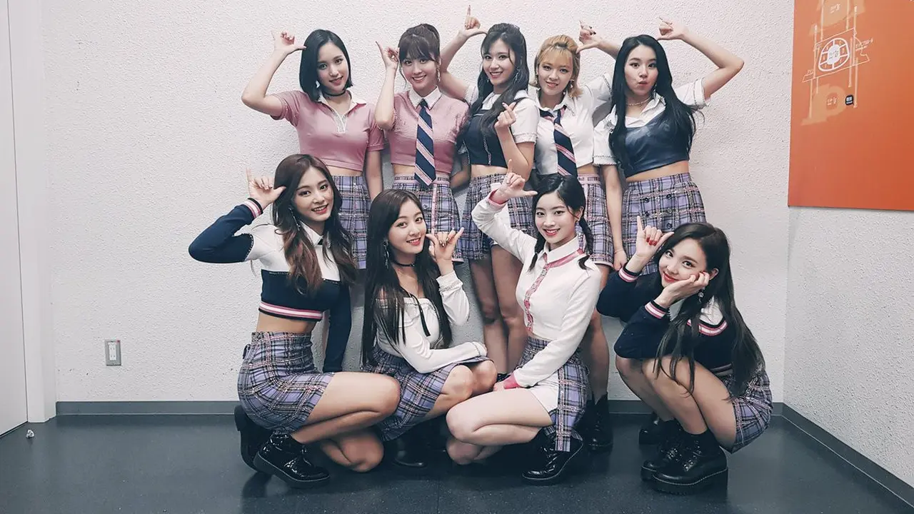 [Bintang] Sederet Kemenangan TWICE Bersama Heart Shaker