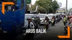 Polisi memberlakuakn sistem satu arah mengatasi kemacetan arus balik dari Garut menuju tol Cileunyi. Kepadatan didominasi oleh kendaraan roda empat dan roda dua.