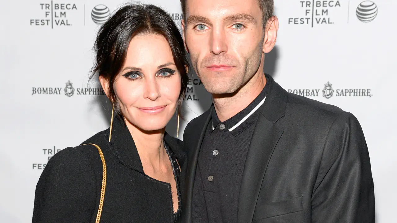 [Bintang] Courteney Cox dan Johnny McDaid