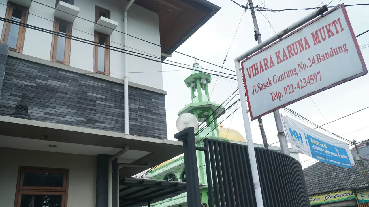Rumah Ibadah Berdampingan