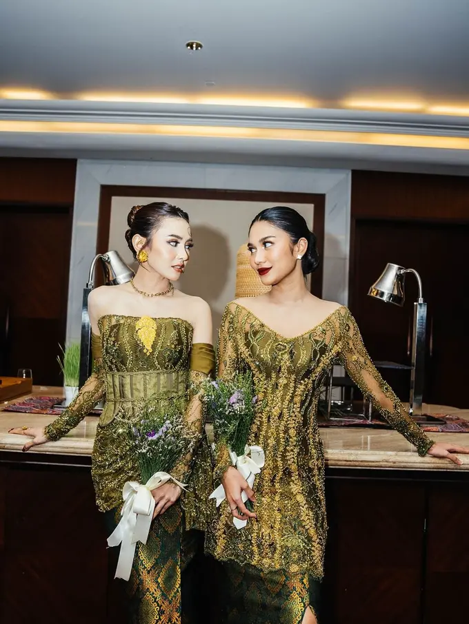 6 Adu Gaya Azizah Salsha dan Mahalini Kenakan Kebaya, Duo Istri Muda Jadi Bridesmaid Aaliyah Massaid