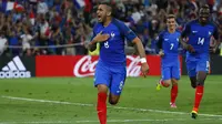 Dua gol telat dari Griezmann dan Payet dalam laga Prancis vs Albania mengantarkan Les Bleus ke 16 besar Piala Eropa. (REUTERS/Yves Herman Livepic)