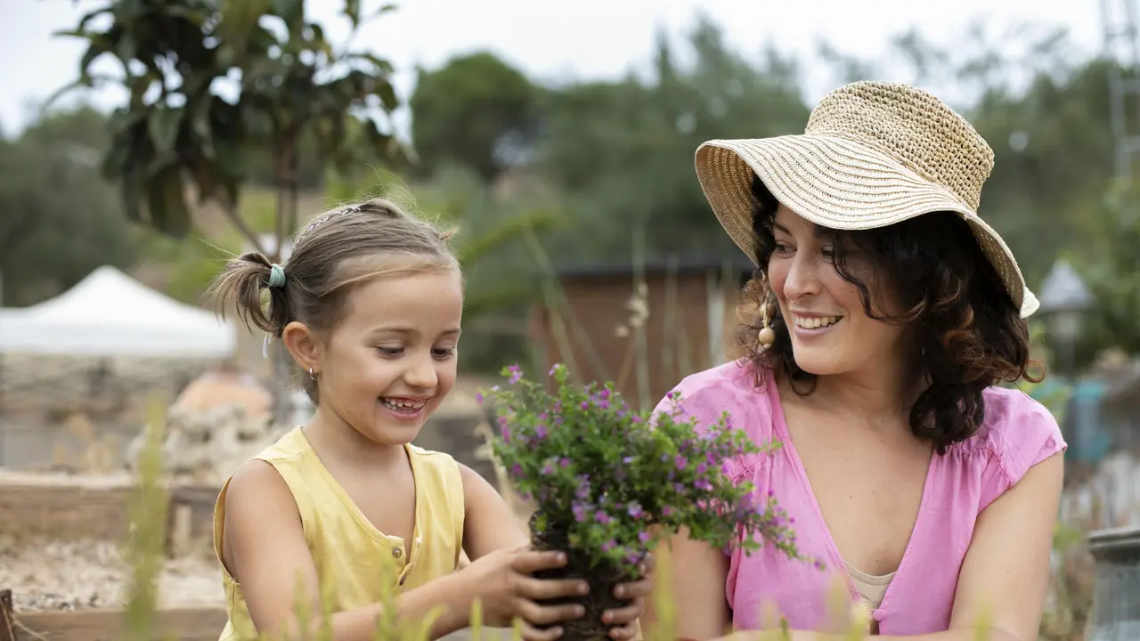 Berkebun Bersama Anak Menjadi Cara yang Menyenangkan