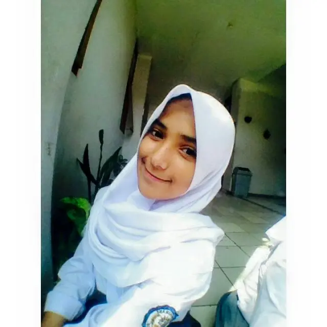 Potret Nadya Mustika Istri Rizki D'Academy Saat Masih SMA