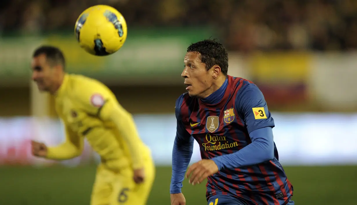 Bek sayap andalan Barcelona periode 2011 hingga 2016, Adriano tercatat bisa memainkan 8 posisi. Selain di posisi andalannya sebagai bek kiri, ia mampu bermain di bek kanan, sayap kiri, sayap kanan, penyerang sayap kiri, penyerang sayap kanan, gelandang tengah, hingga bek tengah. (AFP/Jose Jordan)