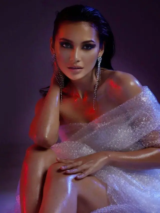 7 Pemotretan Indah Permatasari Dalam Balutan Bubble Wrap Ini Memesona