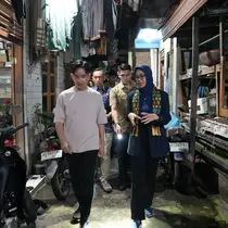 Wapres Gibran Rakabuming berjamu ke salah satu perkampungan padat masyarakat di Kecamatan Pasar Kliwon, Surakarta, Jawa Tengah. (Istimewa)