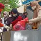 Limbah Masker di Banyuwangi Disulap Jadi Bahan Bakar Alternatif (Liputan6.com/Hermawan Arifianto)