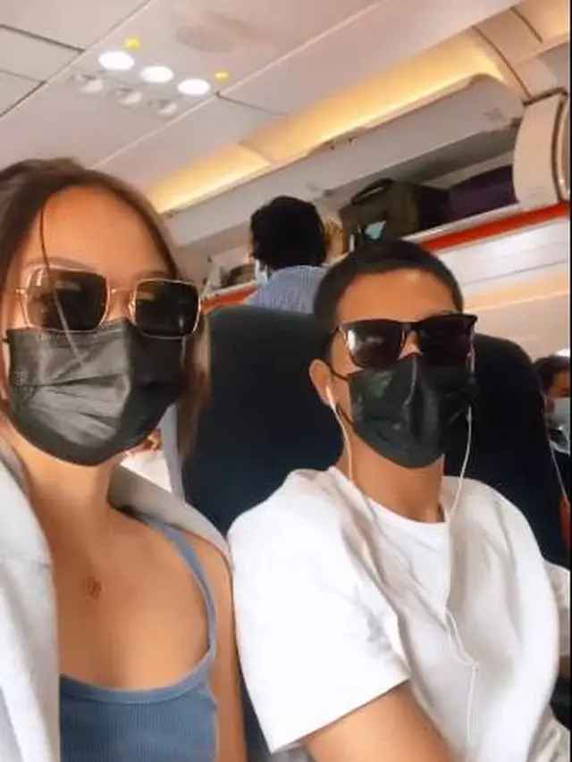 Usai Temu Kangen di Paris, Ini 6 Potret Al Ghazali dan Alyssa Daguise di Yunani