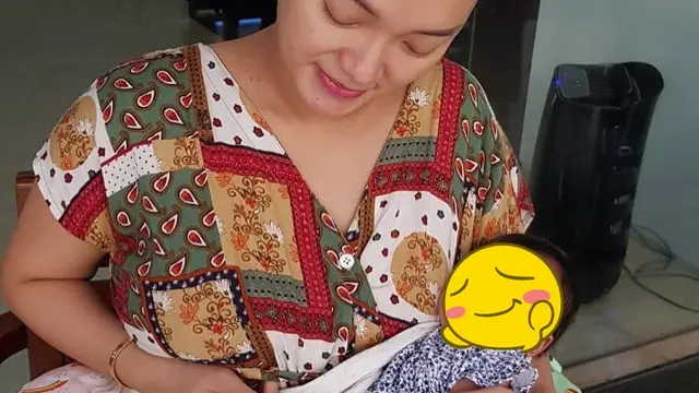 Tengah Jadi Sorotan, Ini 6 Momen Zaskia Gotik Momong Buah Hatinya