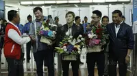 Menpora, Imam Nahrawi dan Ketua PBSI, Wiranto, menyambut kedatangan pasangan ganda putra Kevin Sanjaya dan Marcus Gideon di Bandara Soekarno Hatta, Senin (18/12/17). Kevin-Marcus berhasil menjuarai Dubai Super Series 2017. (Bola.com/M Iqbal Ichsan)