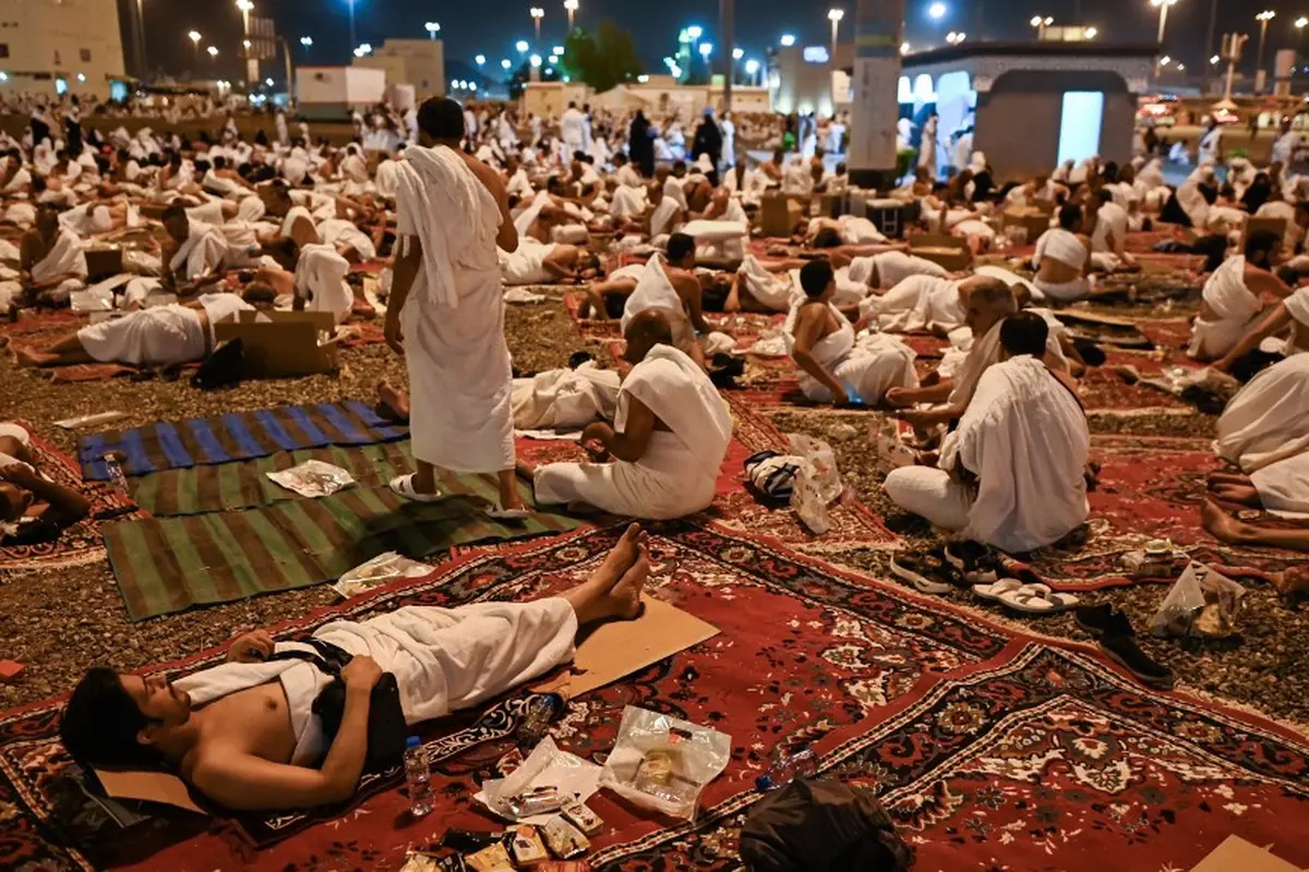 Jemaah Haji Bermalam di Muzdalifah