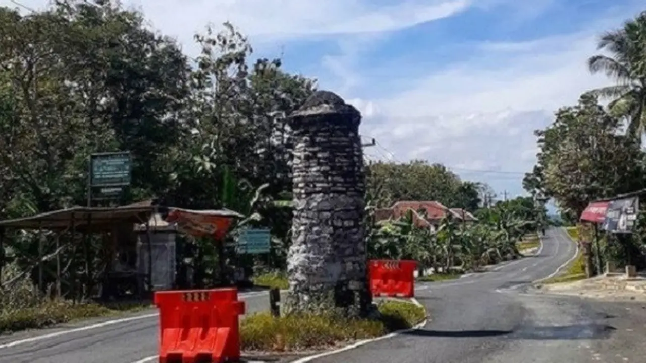 Tugu Jati Bedug, tugu perbatasan Wonogiri, Sukoharjo dan DIY. (Instagram/@bejodoyomangan/Solopos.com)