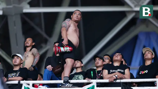  Momen Cak Tessy Pimpin Bonek Guncang SUGBK, Pemandangan Indah Suporter Liga Indonesia