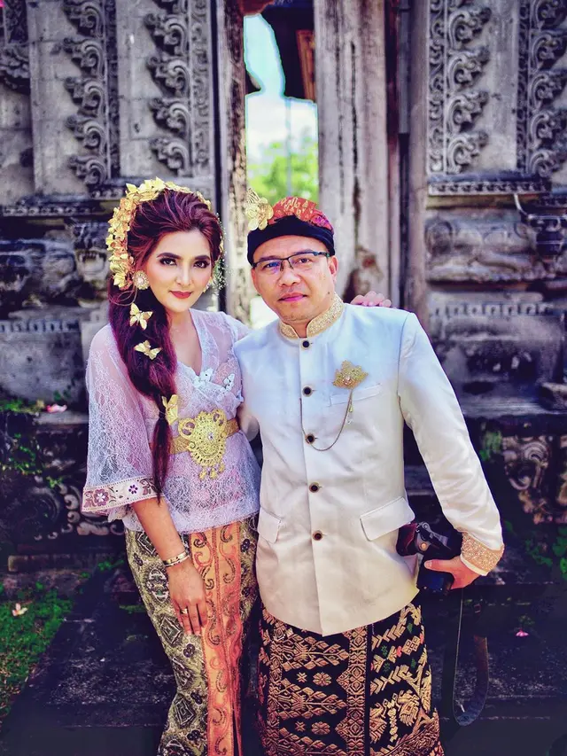 7 Gaya Ashansty Pakai Baju Adat Bali, Tampil Menawan