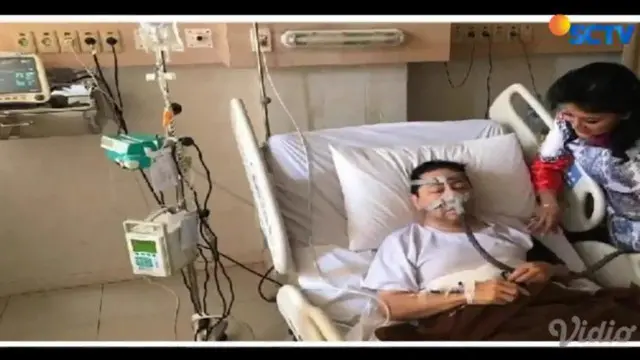Foto Setya Novanto terbaring di rumah sakit, yang tengah dijenguk anggota DPR viral di media sosial.