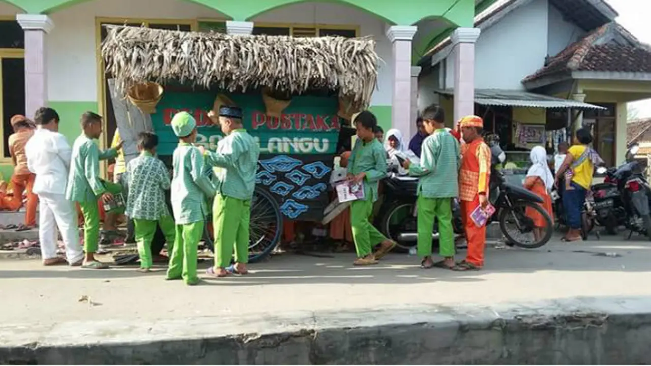 Kisah Pembawa Gerobak Buku di Cirebon Bertemu Jokowi