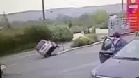 Keterampilan Nyetir Nenek Ini Bikin Takjub 