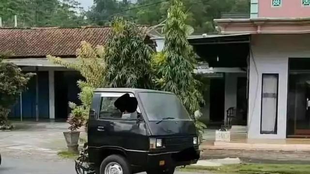 7 Potret Modifikasi Mobil Ini Nyeleneh Banget, Bikin Heran