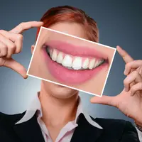 ilustrasi Membersihkan karang gigi secara alami/pixabay