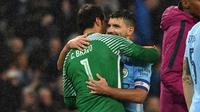 Claudio Bravo menjadi pahlawan kemenangan Manchester City atas Wolverhampton Wanderers pada babak adu penalti. (AFP/Anthony Devlin)