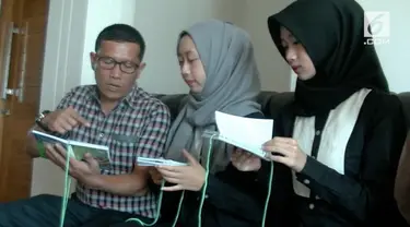 Seorang lulusan SMA menjadi calon jemaah haji tahun 2018 yang paling muda. Ia berangke ke tanah suci bersama dengan keluarganya.