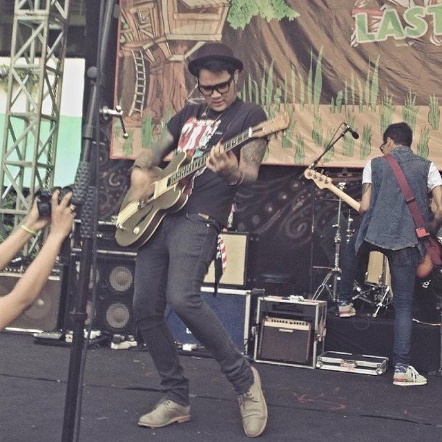 6 Potret Lawas Virgoun di Awal Karier Sebelum Hijrah, Bikin Pangling