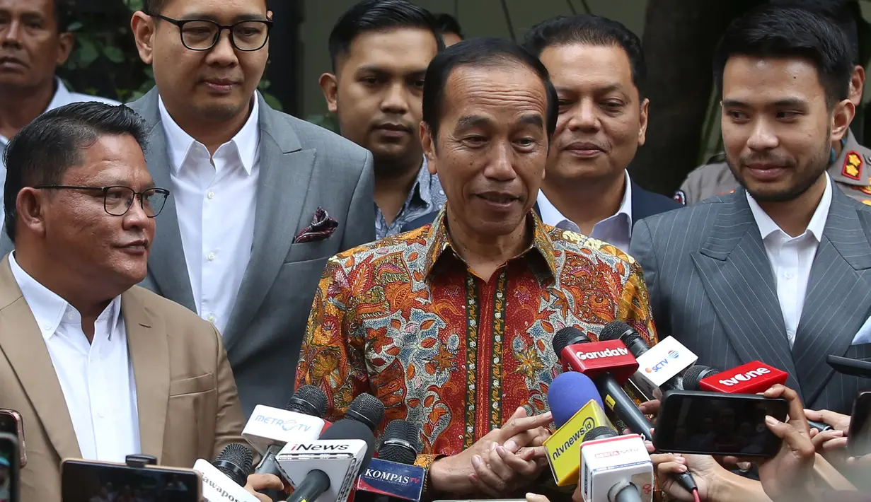 Namun, Jokowi tak membeberkan siapa pihak terlapor dalam laporan itu. (merdeka.com/Arie Basuki)