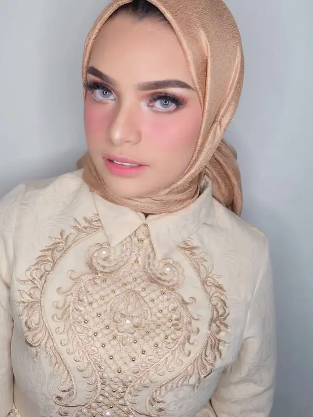 6 Potret Sarah Ahmad Pakai Kerudung, Calon Istri Nurhidayat Mantan Pemain Timnas