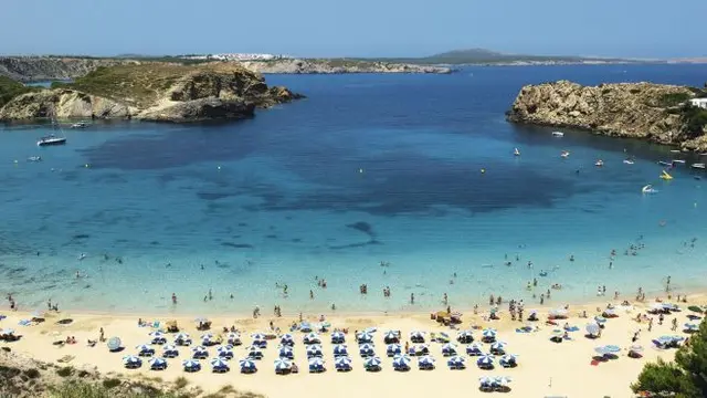 Keindahan Menorca Island
