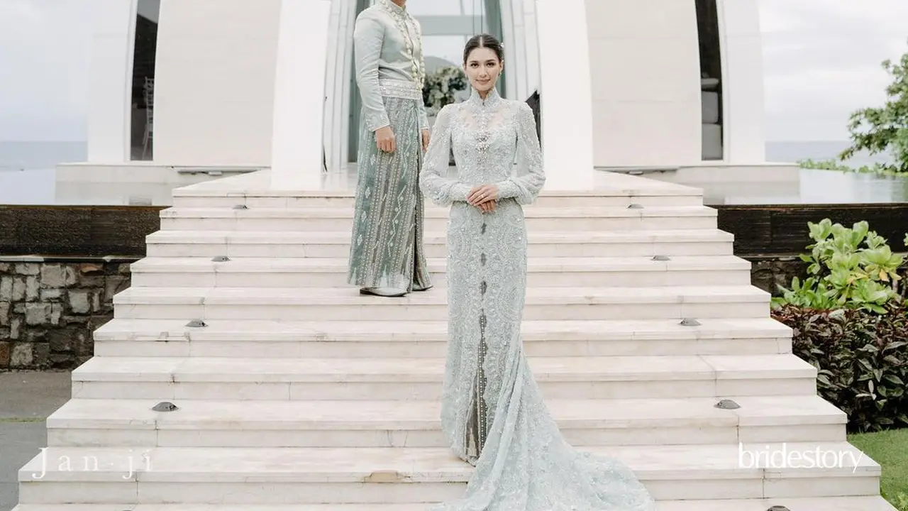 Mikha Tambayong-Deva Mahenra