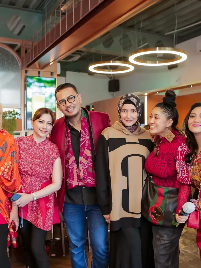 Bella Saphira gelar perayaan ultah dihadiri artis era 1990-an (Foto Instagram dinalorenza1975)