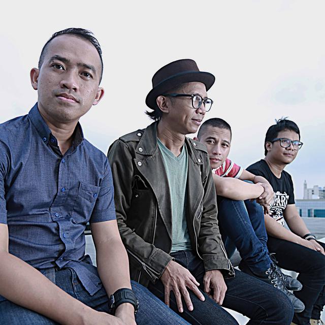 Lirik Lagu The Rain Gagal Bersembunyi News Entertainment Fimela Com Are you see now top 10 apa kabarmu yang jauh disana results on the web. lirik lagu the rain gagal bersembunyi
