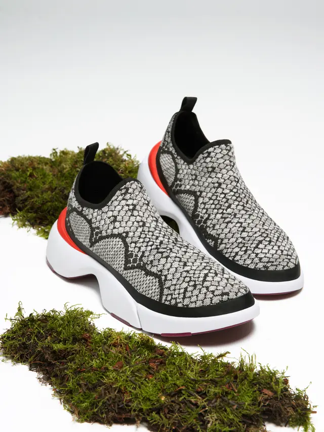 4Ward, Sneakers Ramah Lingkungan dan Serbaguna dari Charles & Keith