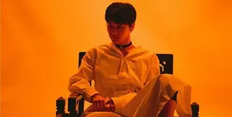 Pada 1 April 2018, NCT Ten pergi untuk mengambil bagian dalam undian wajib militer di Thailand. Seperti yang dilansir dari Soompi, ia tak lulus pemeriksaan kesehatan lantaran cedera lutut di masa lalu. (Foto: soompi.com)