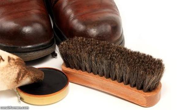 Hasil gambar untuk semir sepatu